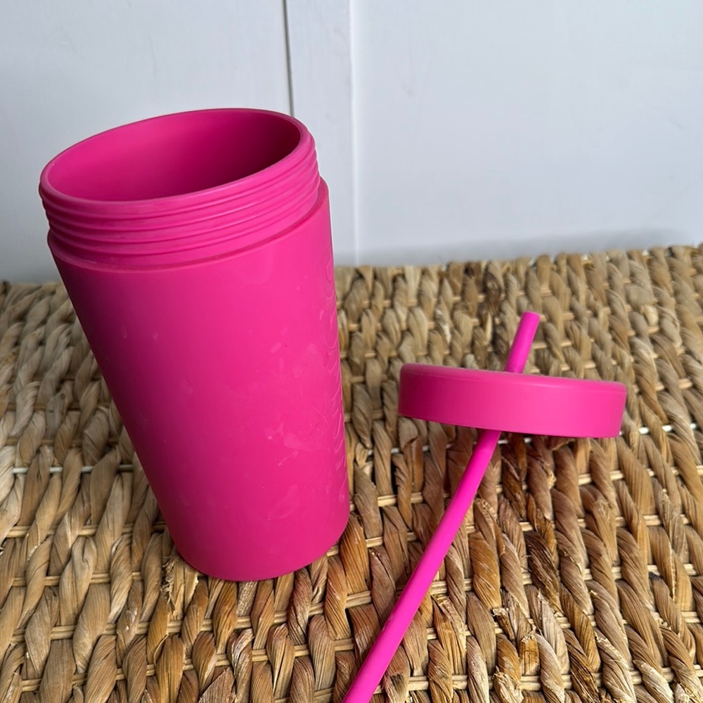 Dunkin Vibrant Pink Party Tumbler with‎ Straw